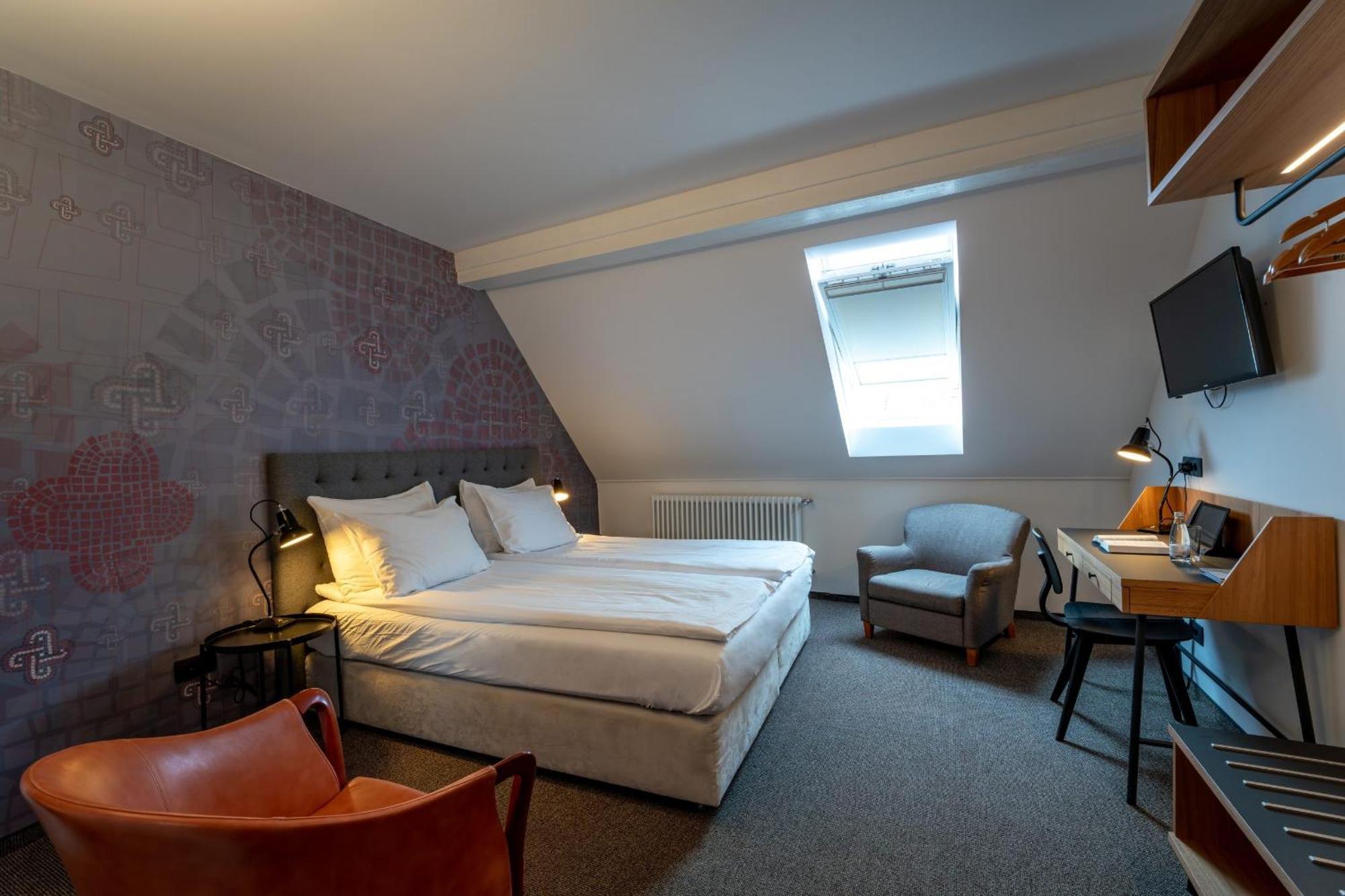 Hotel Mrak 4*